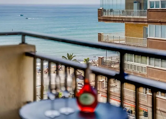 Apartamento 118 - Modern Beachfront Fuengirola