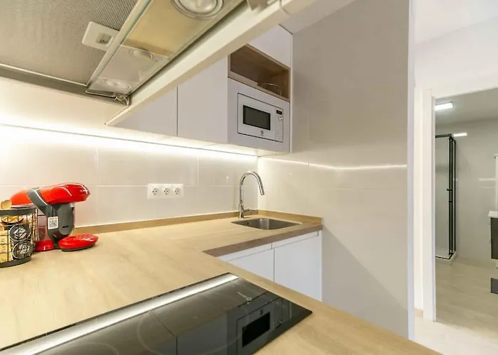 118 - Modern Beachfront Apartamento