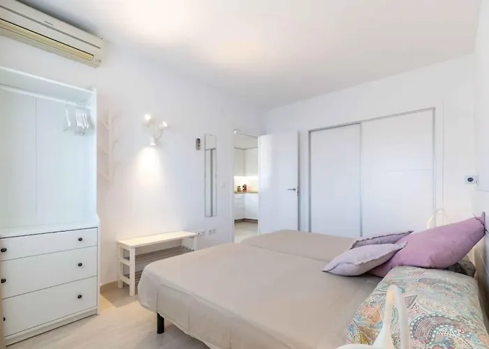 118 - Modern Beachfront *