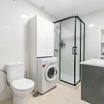 118 - Modern Beachfront Apartment