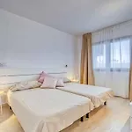 Apartment 118 - Modern Beachfront *
